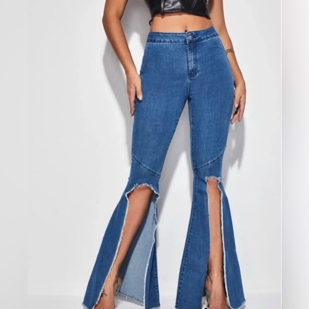 I>R Mid Rise Super Flare Stretchy Bell Bottom Jeans With Front Slit With Raw Hem